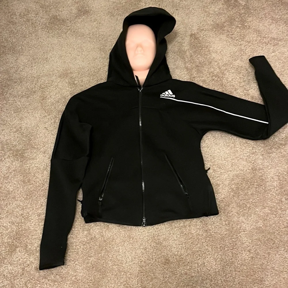 Adidas crop hoodie, two zips pockets in front and zips on the side one of a kind - Picture 1 of 6
